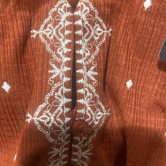 TORRID Textured Jersey V-Neck Embroidered Yoke Long Sleeve Top - Picture 9 of 10